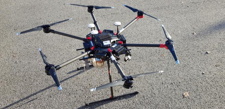 Drone équipé pour effectuer des mesures