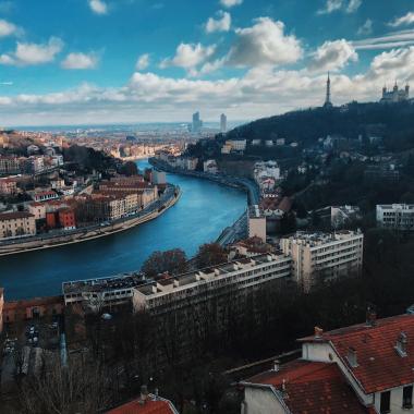 Lyon, vue sur la Saône et Fourvière  en hiver