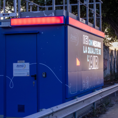 Habillage et éclairage de la station de mesures Lyon Périphétique